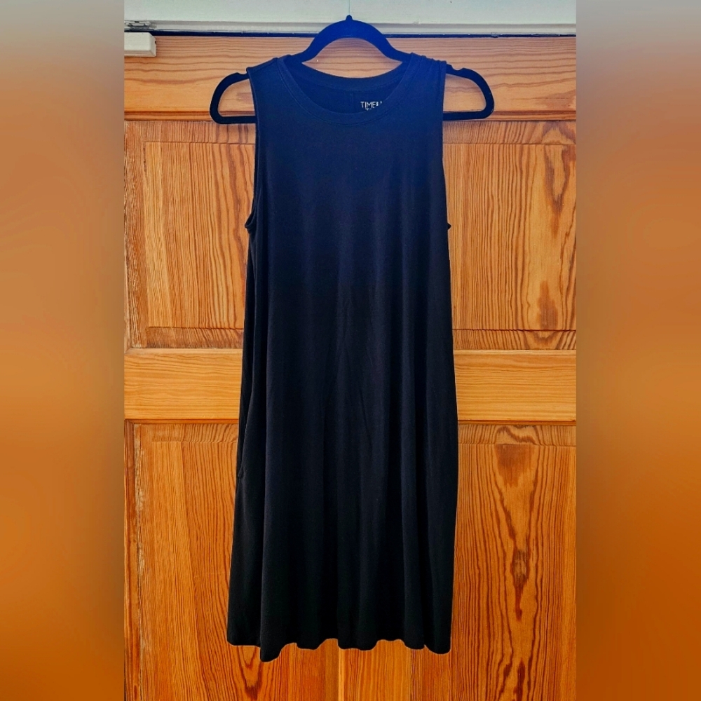 Blk Sleeveless A-line Swing Dress with Pockets. Size Medium